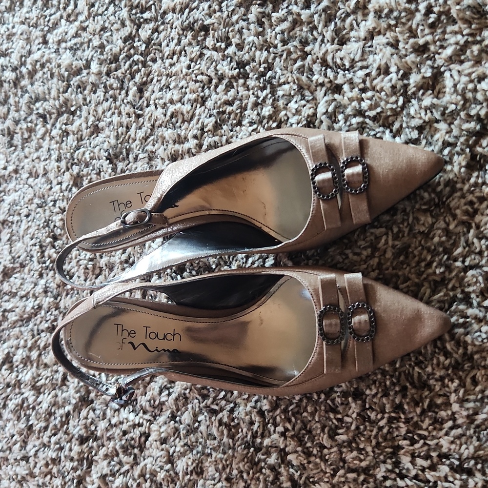 The touch of Nina Jenice Brown Gold Low Heel Size 7